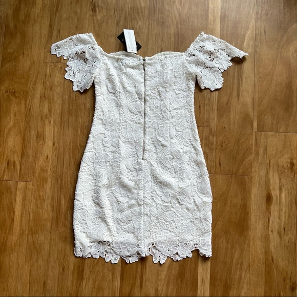 NWT GUESS off-shoulder dress - size 2 - Picture 6 of 16